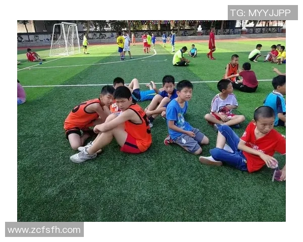 张娜专访：从绿茵场到人生舞台的足球旅程回顾与展望